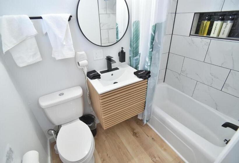 בית מלון כפרי Showboat