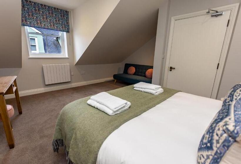 בית מלון כפרי The Town Crier, Tenby