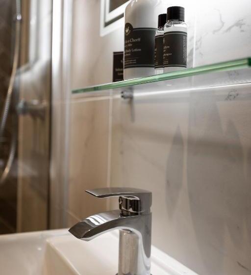 בית מלון כפרי The Town Crier, Tenby