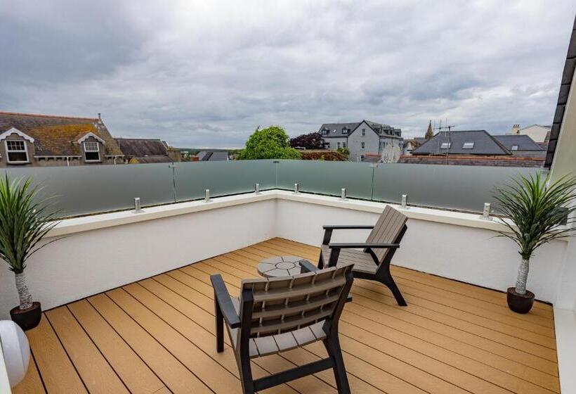 בית מלון כפרי The Town Crier, Tenby