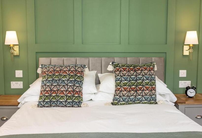 בית מלון כפרי The Town Crier, Tenby