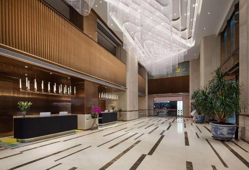 בית מלון כפרי Wingate By Wyndham Urumqi Railway Station