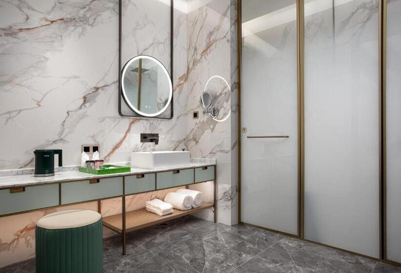 בית מלון כפרי Wingate By Wyndham Urumqi Railway Station