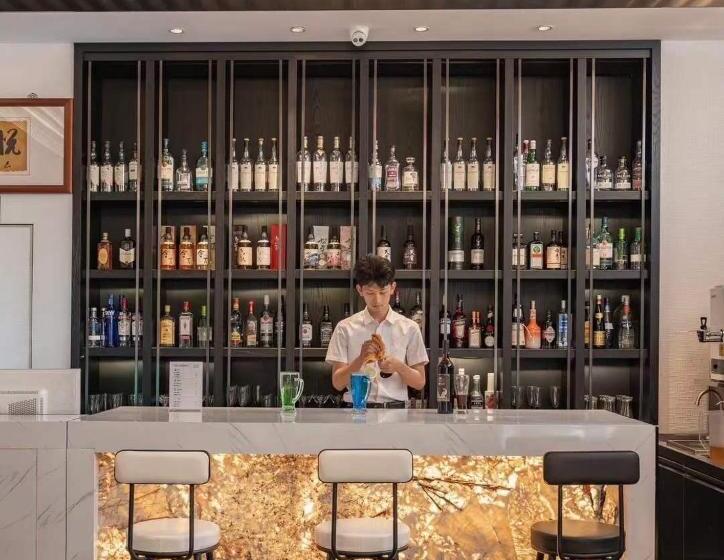 酒店 Yue Xin Yuan Spa Resort