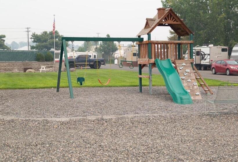 Moon River Park Room