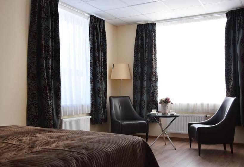 Nakvynė Smalininkuose