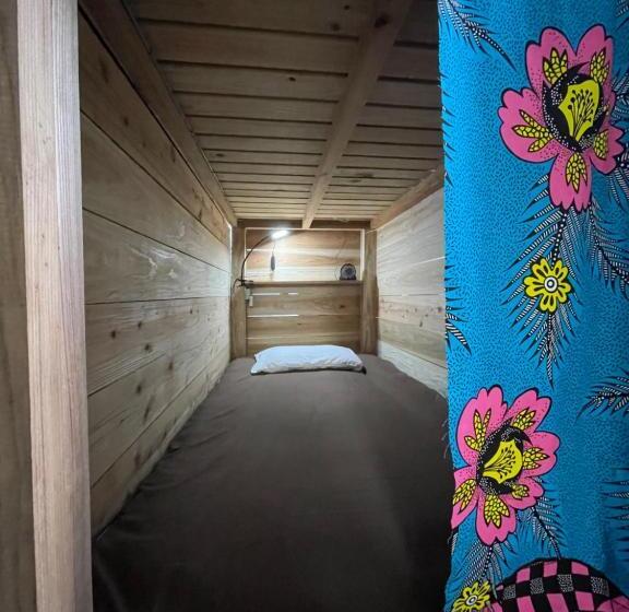 پانسیون 与論ゲストハウス ズッ友荘