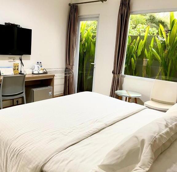 پانسیون East Marina Guesthouse