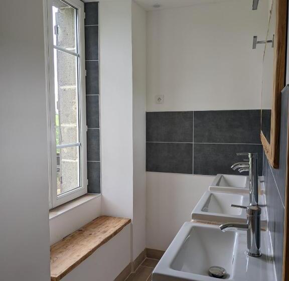 بنسيون Ferme équestre Equi Cantal