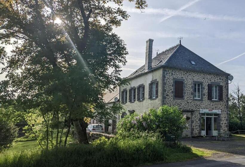 بنسيون Ferme équestre Equi Cantal