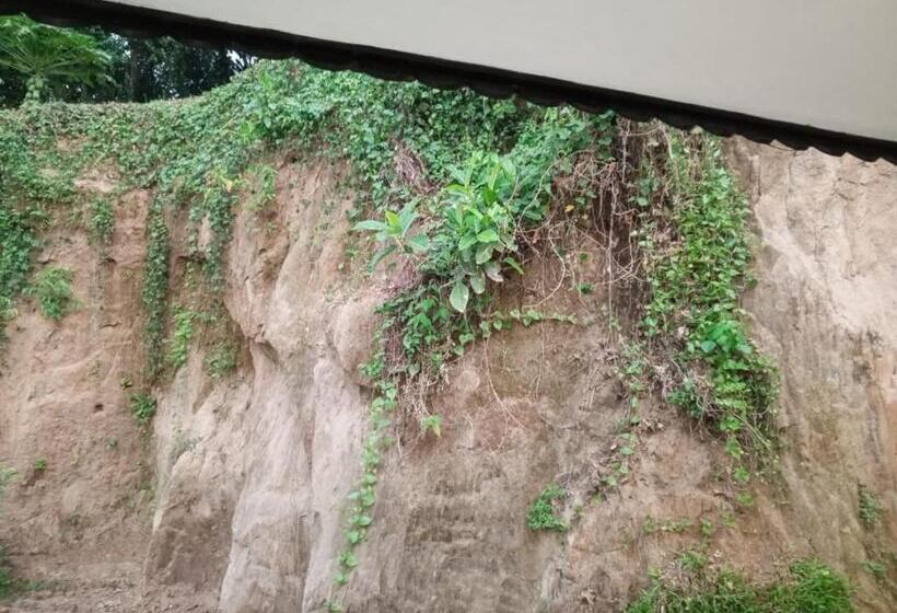 פנסיון Kubu D  Teba