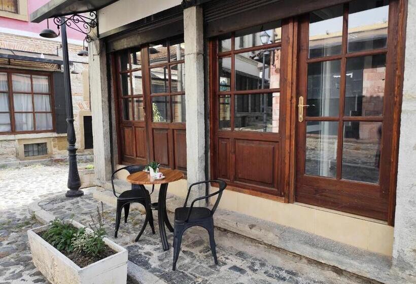 פנסיון Livealbania Korçë Guesthouse