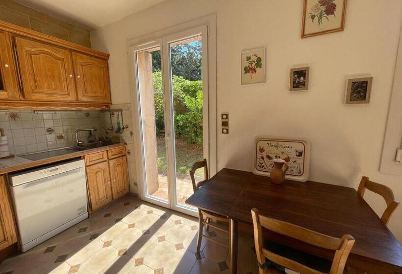 پانسیون Maison Rénovée Avec Terrasse Privative Et Jardin Au Centre De Gemenos