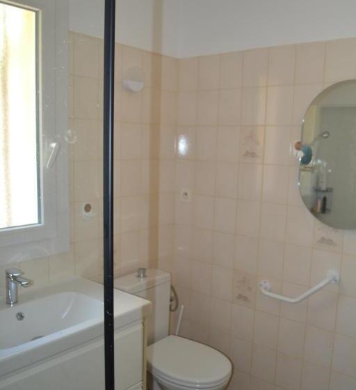 膳宿费 Maison Rénovée Avec Terrasse Privative Et Jardin Au Centre De Gemenos