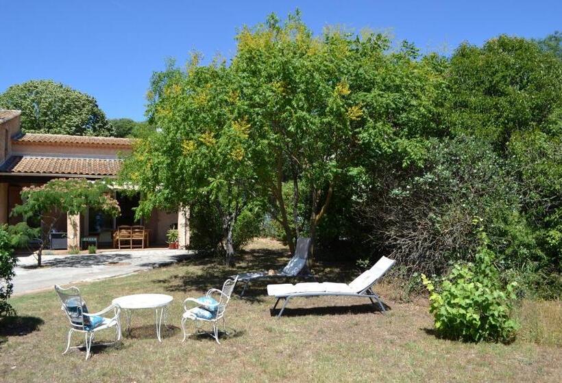 پانسیون Maison Rénovée Avec Terrasse Privative Et Jardin Au Centre De Gemenos