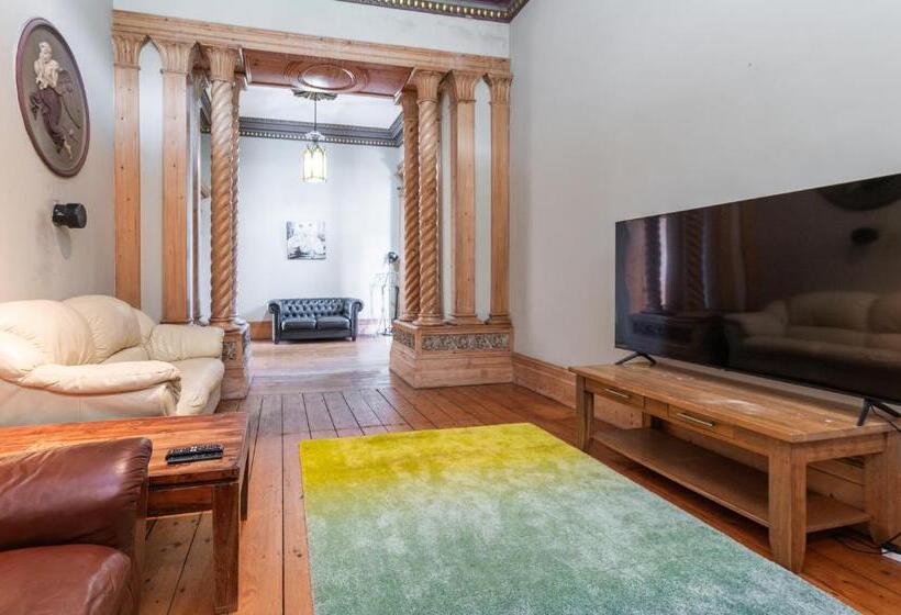 פנסיון Montebello House