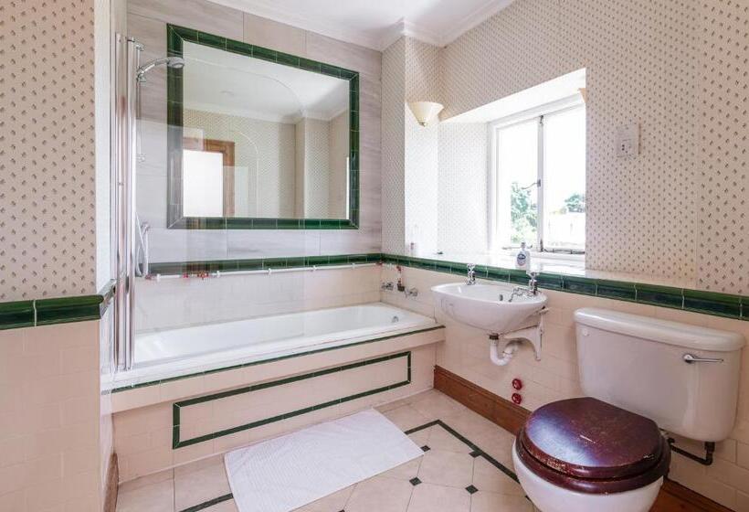 פנסיון Montebello House