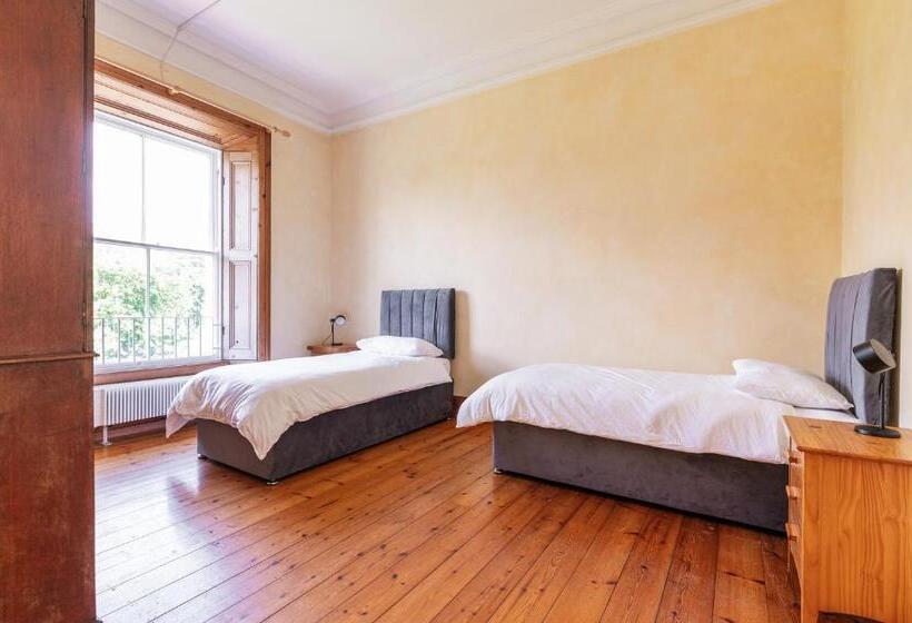 פנסיון Montebello House