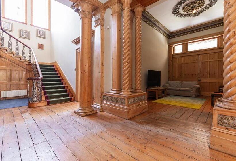 פנסיון Montebello House