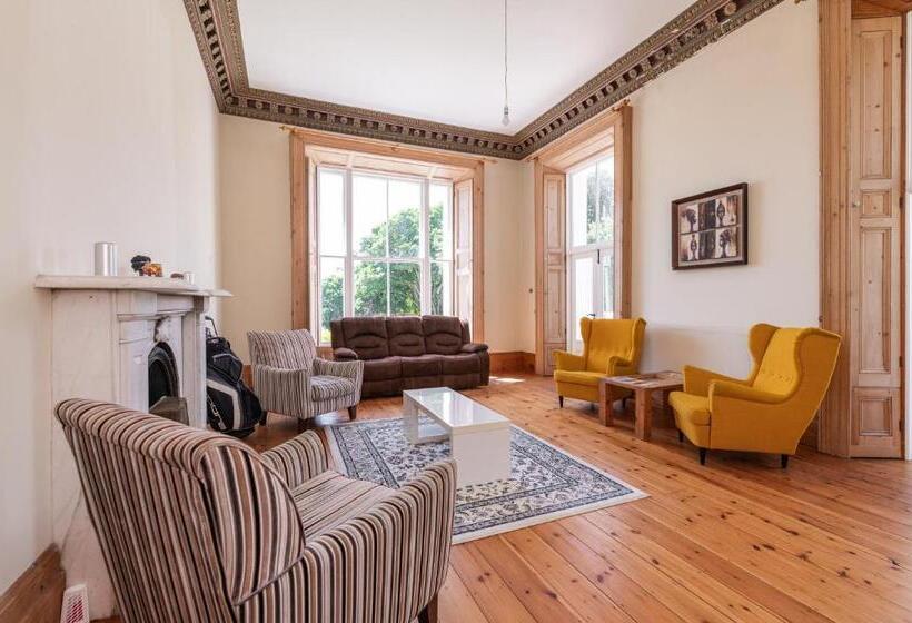 פנסיון Montebello House