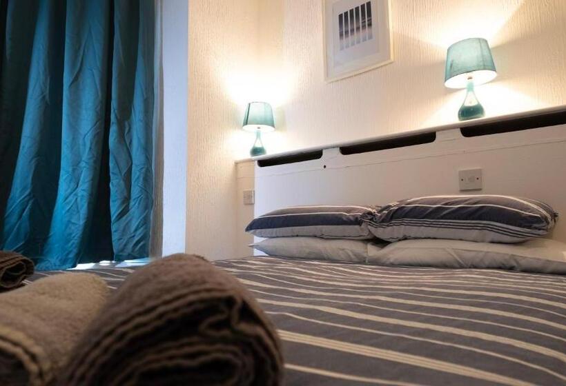 بنسيون Pebbles Guest House Room 11