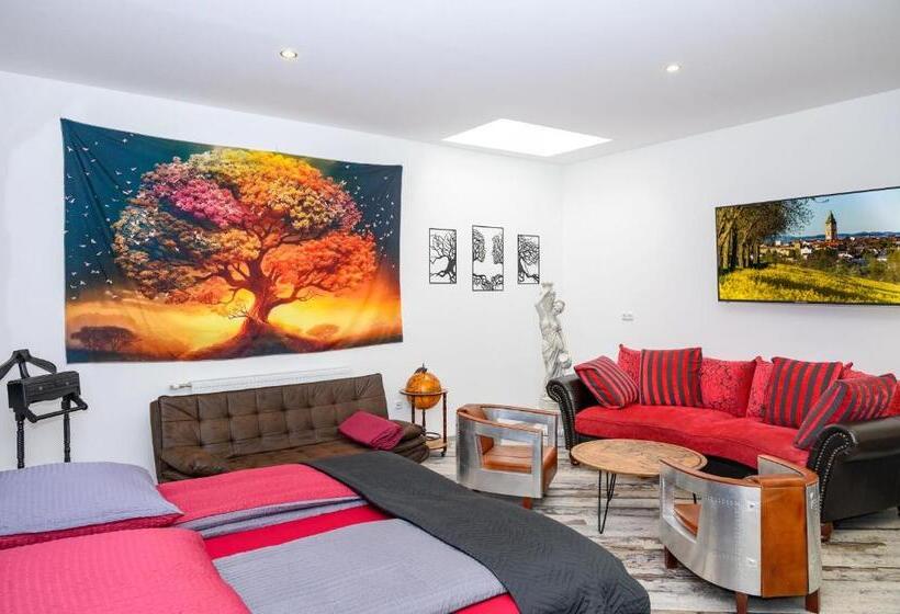 膳宿费 Plaza Cafe & Bar