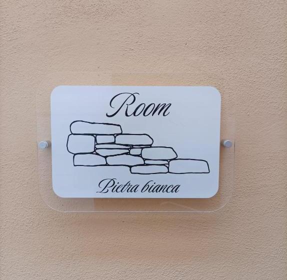 بنسيون Room Pietra Bianca