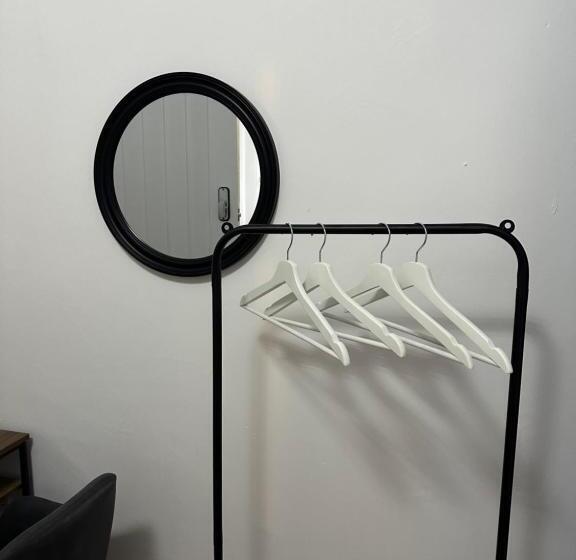 펜션 Stay In Ashford, Heathrow