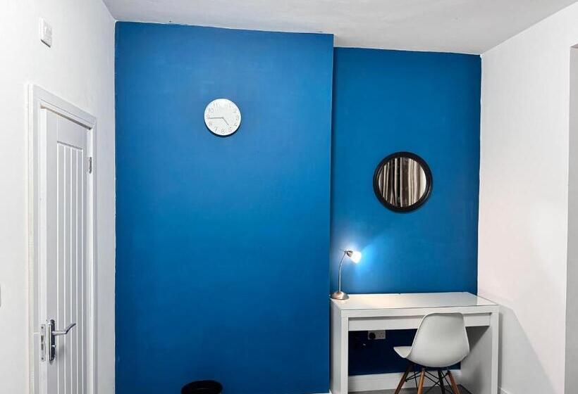 펜션 Stay In Ashford, Heathrow