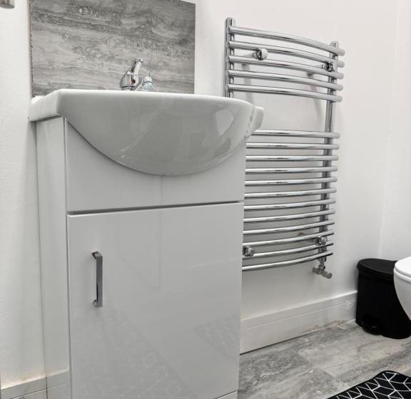 펜션 Stay In Ashford, Heathrow