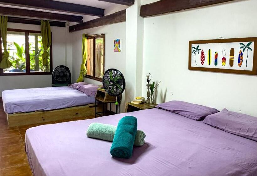 פנסיון Garden Rooms