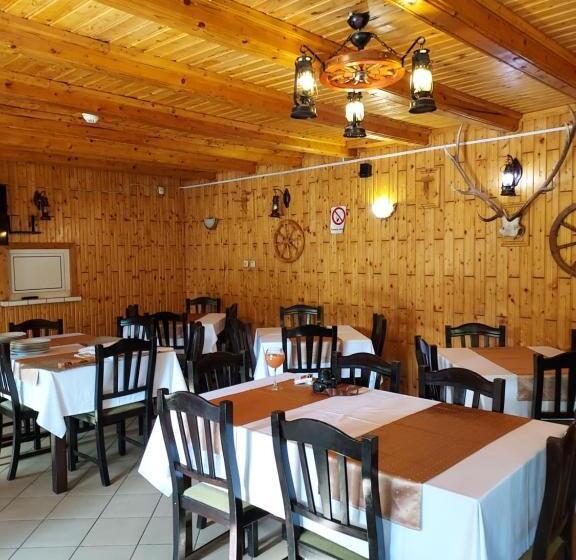 Pensiunea La Taverna