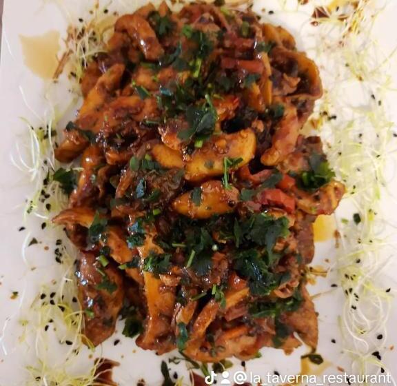 Pensiunea La Taverna