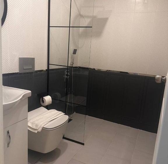 Red Castle Hotel & Pub