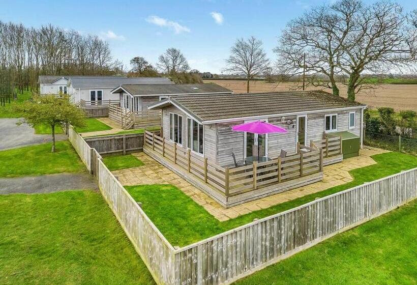 منتجع Cakes Ale Holiday Park