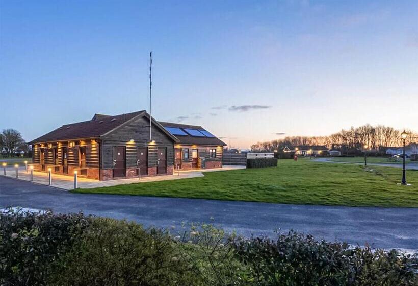 منتجع Cakes Ale Holiday Park