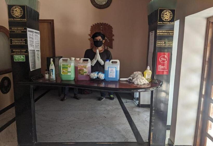 Hotel Super Collection O Rai Ka Bagh Near Railway Station Formerly Pioneer Plaza