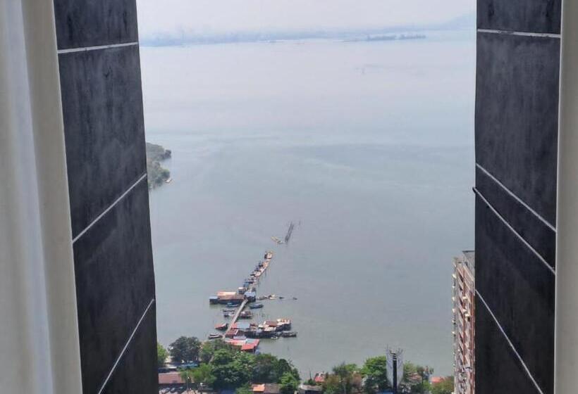 148 Urban Suites Georgetown New Condo City View Infinity Pool 10pax