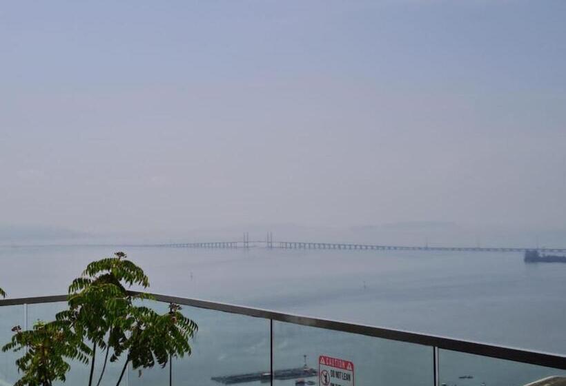 148 Urban Suites Georgetown New Condo City View Infinity Pool 10pax