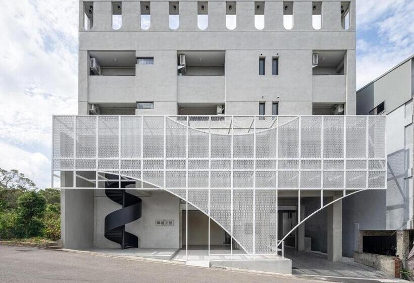 هاستل H Suite Inn