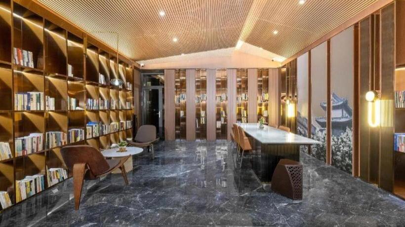 Atour Hotel Xi‘an West High Speed Railway Station North Square