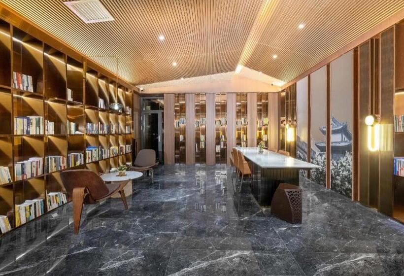 Atour Hotel Xi‘an West High Speed Railway Station North Square