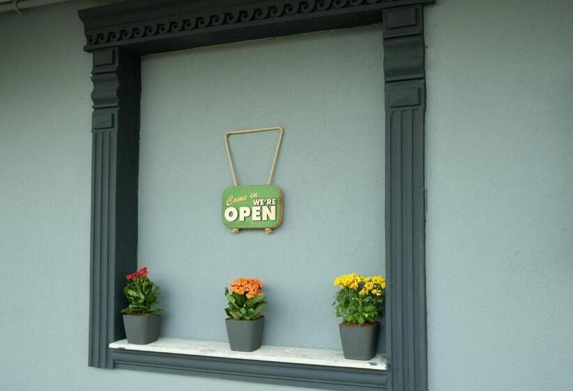 צימר Zelle Airport Boutique