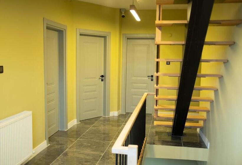 צימר Zelle Airport Boutique