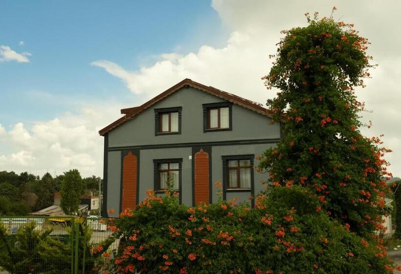 צימר Zelle Airport Boutique