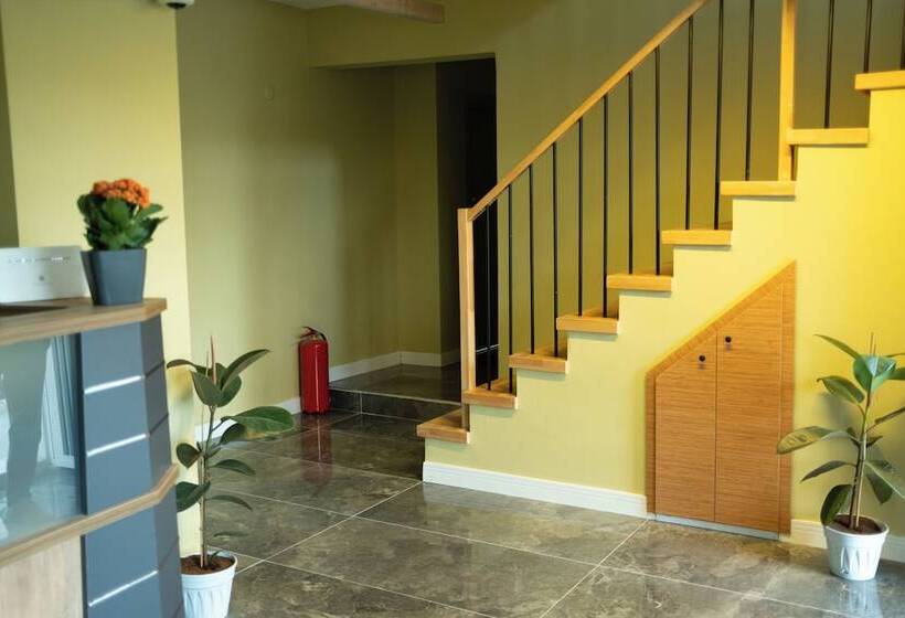 צימר Zelle Airport Boutique