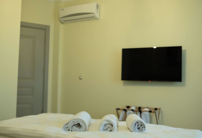 צימר Zelle Airport Boutique