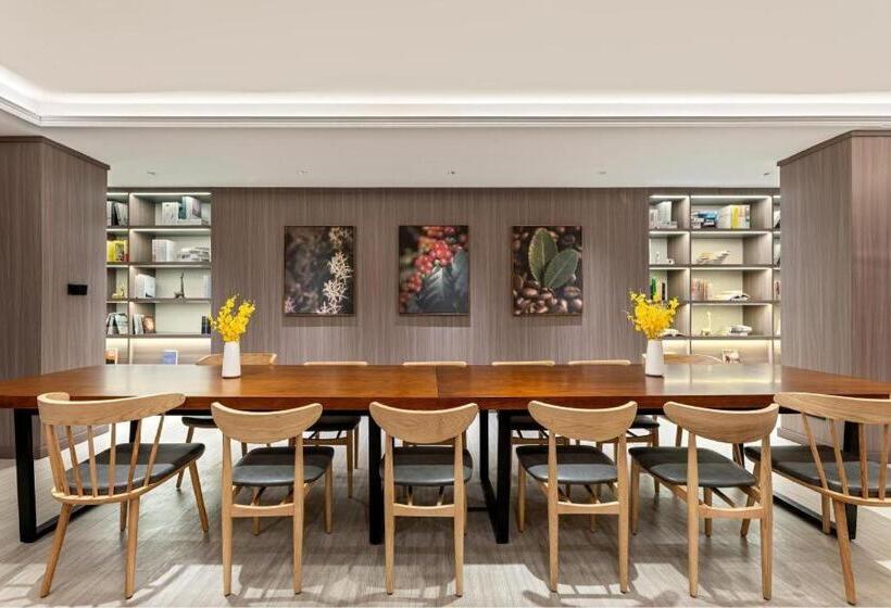 Hanting Hotel Guangzhou Baiyun Airport Renhe Metro Station