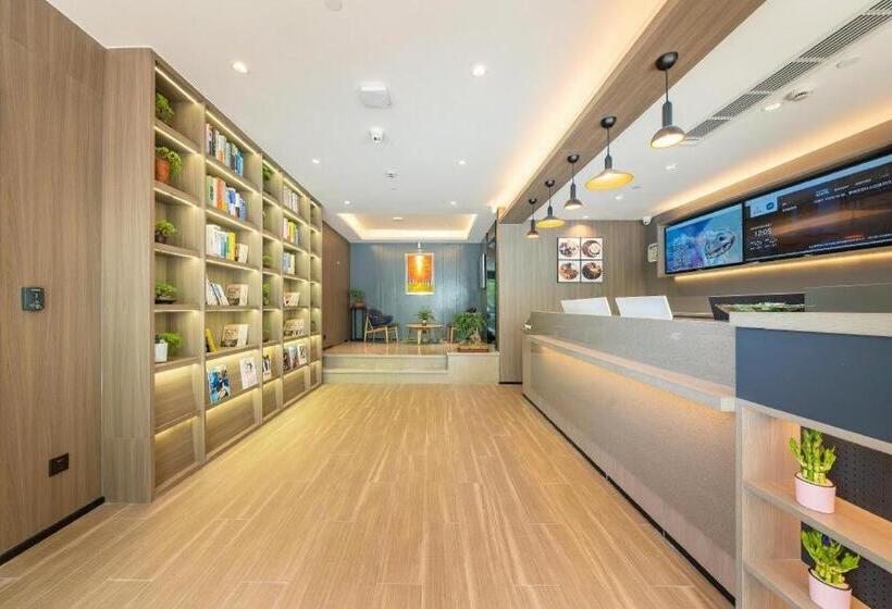 Hanting Hotel Shanghai Century Avenue Metro Station