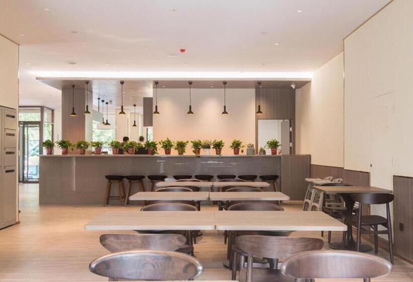 Hanting Hotel Xi An Jingwei New Town Changqing West Road